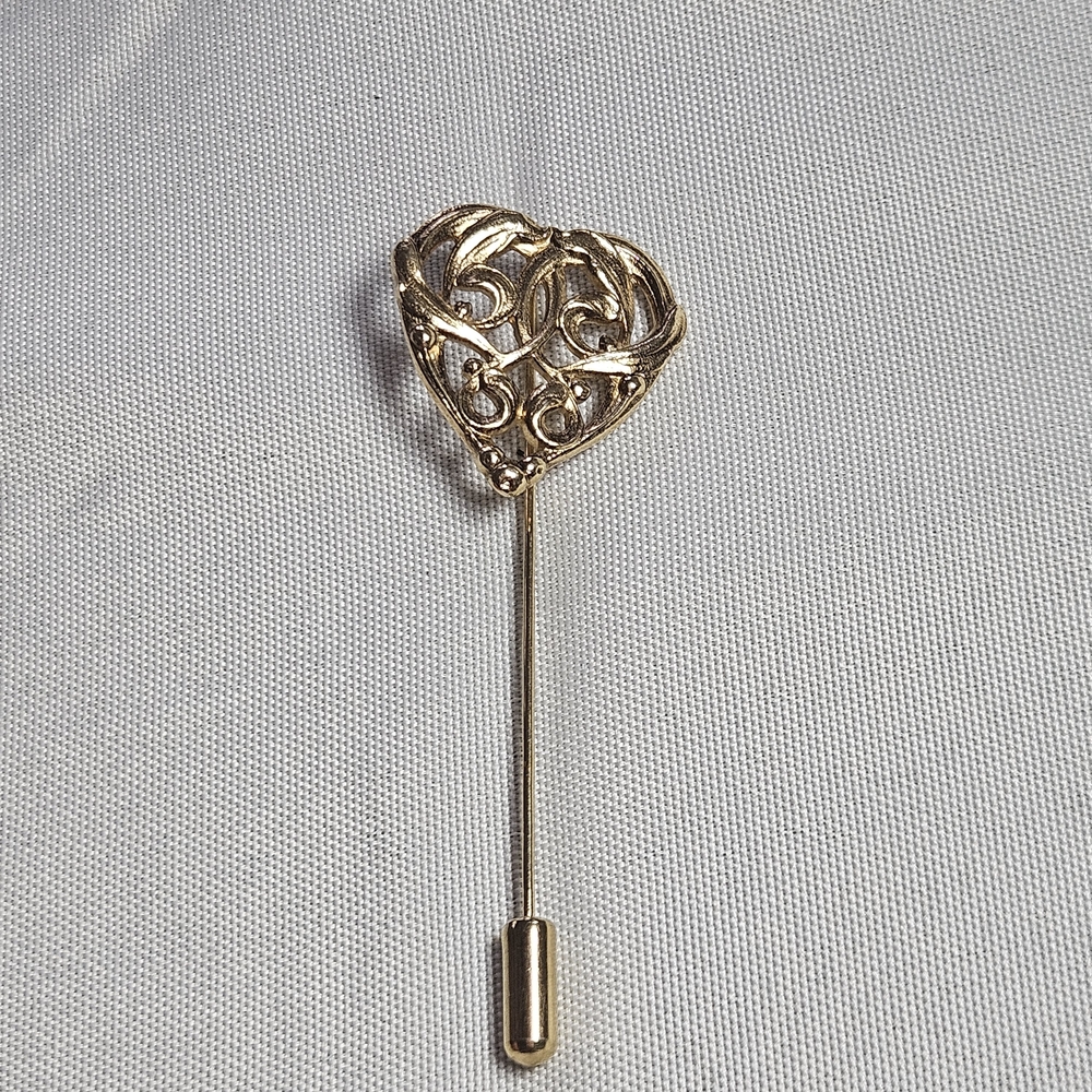 Estate gold-tone filigree heart-shaped stick pin.  Art Nouveau Style